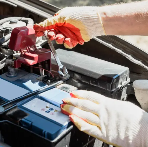 Réparation et changement de batterie de voiture